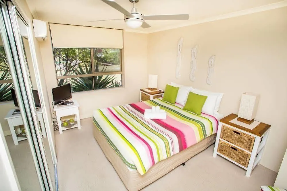 Sanctuary Beach Resort Gold Coast 4*,