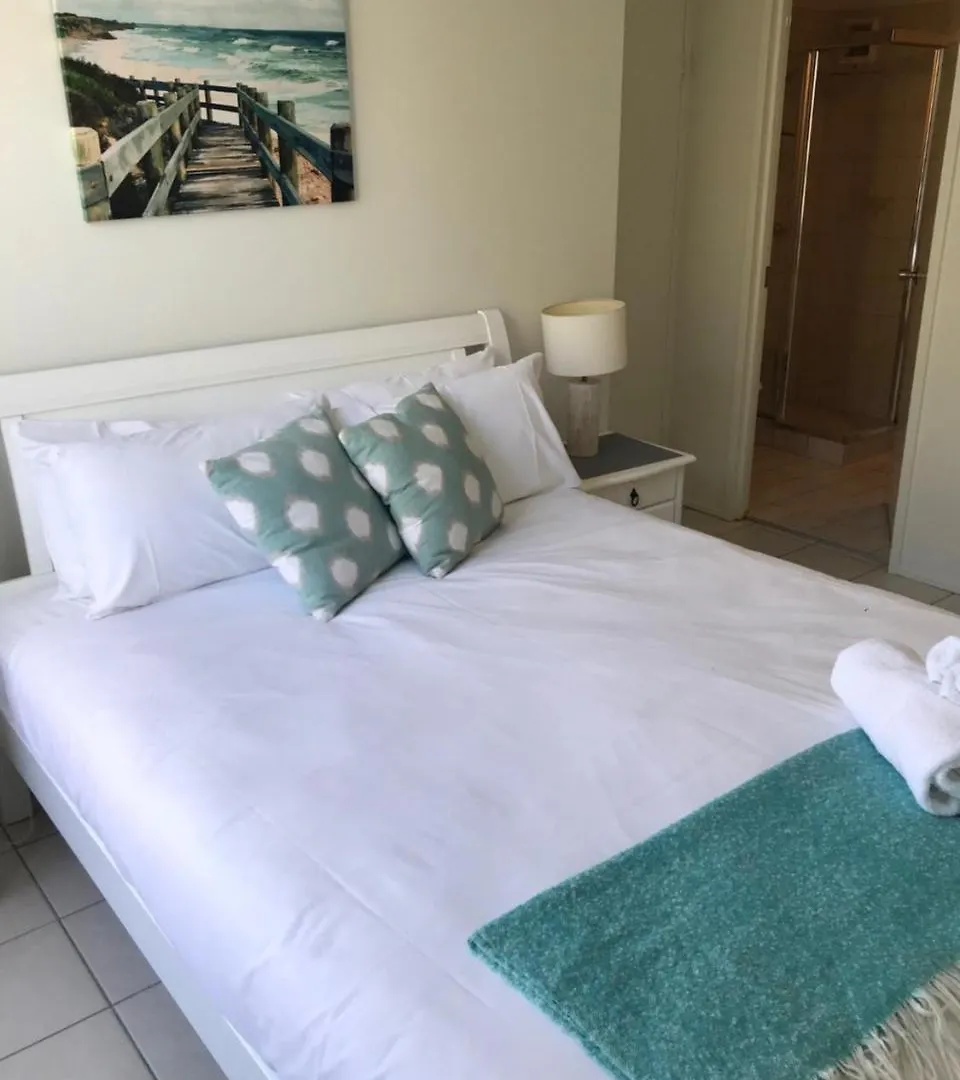 Sanctuary Beach Resort Gold Coast 4*,